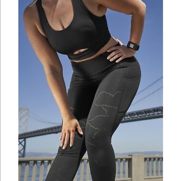 Athleta All in Reaction 7/8th black leggings - Picture 2 of 7